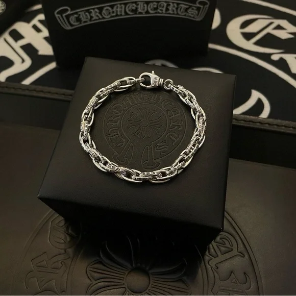 Chrome Hearts Classic Retro Clasp Bracelet - Picture 4 of 9